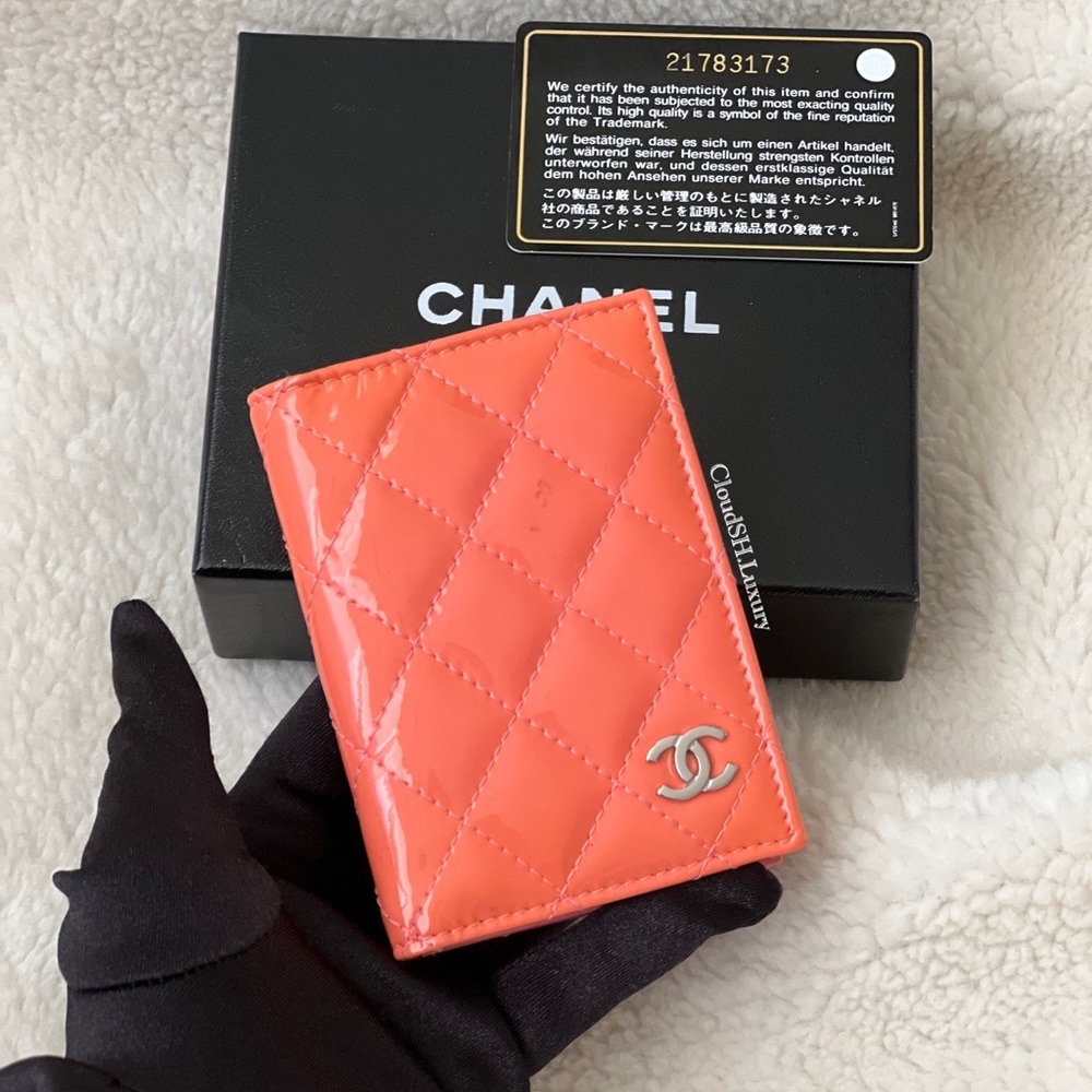 Auth Chanel Coral Pink Patent Leather Bi-Fold Card Case w/ Silver Hardware